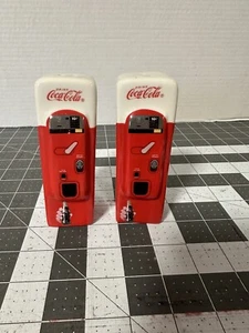 Coca-Cola Salt and Pepper Shakers - Soda Vending Machines - Picture 1 of 6