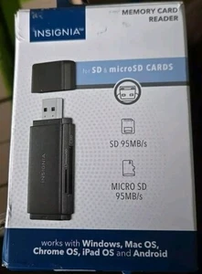 Insignia USB 3.2 SD und microSD Speicherkartenleser - Schwarz - NS-CRSA1 - Bild 1 von 3