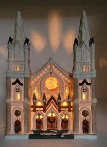 Rare~ Tested~ 1996 Vintage Village Square Lighted Church –  Collectible - Picture 1 of 6