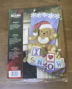 Bucilla Baby Bear 18"" Kit calza in feltro 85432 - Foto 1 di 5