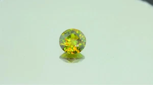Piedra preciosa esfena cromada redonda natural de 1,85 quilates: brillo verde pepita - Imagen 1 de 2