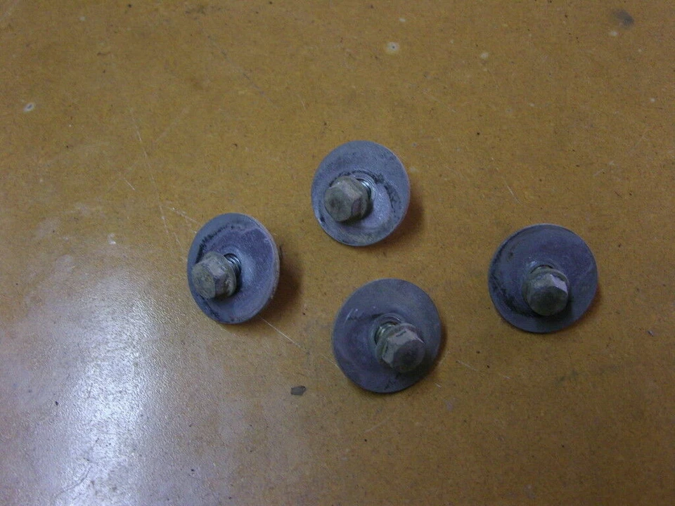 2003 Honda CRF450 R CRF450R Front Fender Bolts - Image 1 of 1