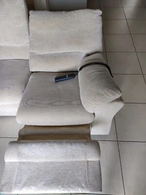 divano angolare con poltrona relax perfettamente funzionante - Immagine 1 di 4