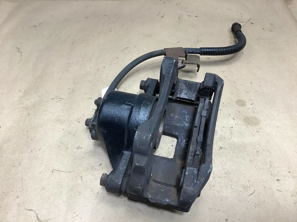 SOPORTE PINZA FRENO DELANTERO DERECHO BMW 535XI E60 AWD 2007-2008 Foto 1 de 4