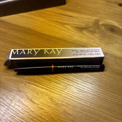 New In Box Mary Kay Twist Up Lip Liner Coral Full Size .01 oz  - Image 1 of 2