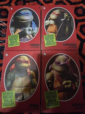 Фильм NECA Teenage Mutant Ninja Turtles 1990 - Ultimate 35th Anniversary Walmart - Изображение 1 из 2