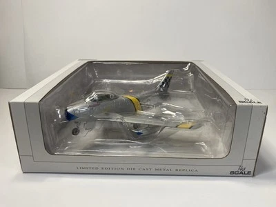 Avión diecast 11" SpecCast F-86 Sabre Jet Beautious Butch McConnell 1/48  Foto 1 de 4