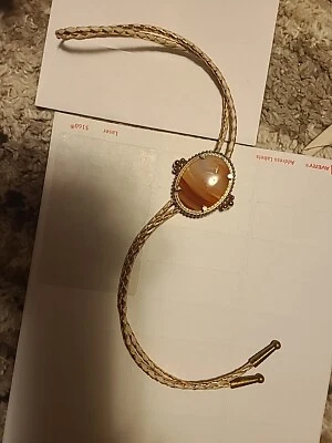 Мульти красный боло галстук белый и золотой шнур  - Изображение 1 из 4