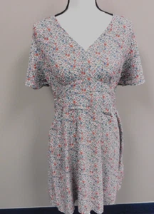 Loft Women's Dress with Petite Flowers Elastic Waist Short Sleeve Size 6 - Picture 1 of 4