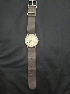 Timex weekender watch mens With Leather Strap WR 30 M - Picture 1 of 9