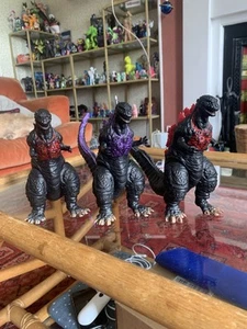 3 x colourful Bootleg Godzilla’s Nice Vinyl Like Toho Dormei - Picture 1 of 10