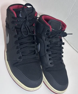 ZAPATOS AIR JORDAN 1 RETRO MID #554724-004 HOMBRE TALLA 9.5 NEGRO GRIS FRÍO. Foto 1 de 4