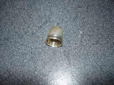 Vintage topless sterling silver thimble size 8 - Image 1 of 4