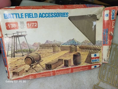 ESCI Battlefield Accessories Kit 1/72 #216 - Image 1 of 4