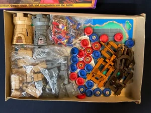 Vintage Crossbows + Catapults Battle Set, Plus Extras! Has 7 Extra Warriors & - Picture 1 of 6