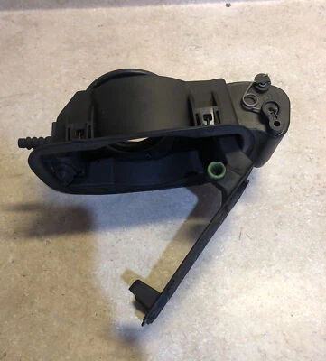 BMW X3 E83 2004-2010 tapa de bisagra de puerta de combustible OEM 3 438 033 3438033 Foto 1 de 4