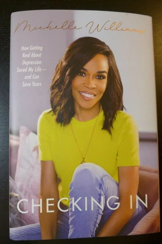 MICHELLE WILLIAMS/DESTINY'S CHILD✎AUTOGRAPHED✎"CHECKING IN" NEW SIGNED BOOK 2021 Cover