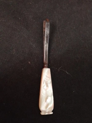 Vintage Mother Of Pearl Handled Tweezers. Free UK 2nd Class Postage. ZC17 - Image 1 of 4