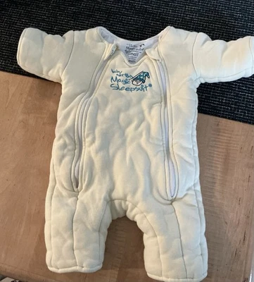 Macacão Baby Merlin's Magic amarelo tamanho pequeno 3-6M 12-18 lb transição swaddle - Imagem 1 de 4