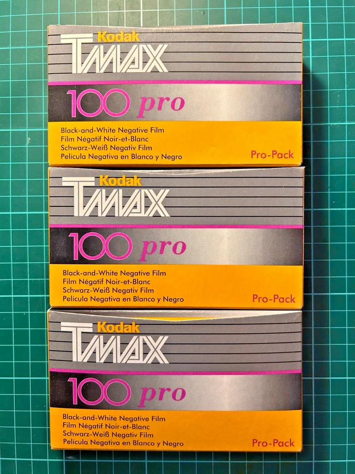 1 x Box of Kodak TMAX 100 Professional. Contains 5 x 120 films. Frozen. - Image 1 of 4