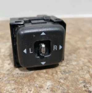 2004 2012 Chevrolet Colorado Canyon Exterior MASTER Mirror Adjust Power Switch - Picture 1 of 4