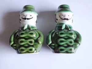 Vintage Paar grüne Schnurrbart Männer Knospe Vase kleiner Kerzenhalter ca. 7,2 cm - Bild 1 von 5