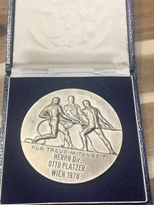 1978 Designer‘s Medal For Excellent Work Trade Council Austria For Otto Platzer - Picture 1 of 6