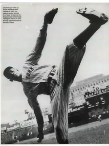 Umhängetasche Paige Winds Up For The New York Black Yankees 1941 Foto 8,5 x 11 s/w - Bild 1 von 1