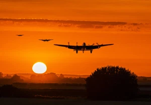 Impresiones en lienzo Avro Lancasters Sunset varios tamaños envío gratuito - Imagen 1 de 1