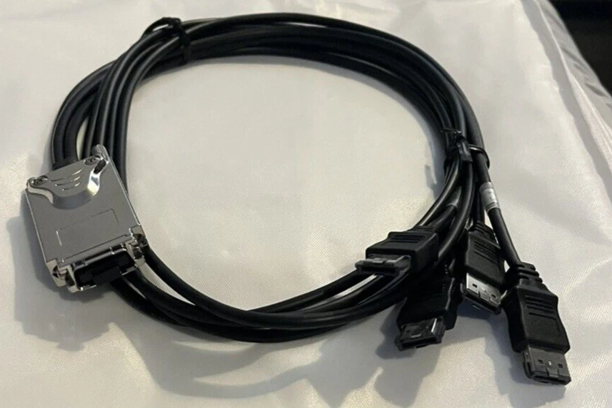  SAS/SATA II Multilane Infiniband Cable (SFF-8470), 2m to 4xeSATA - Image 1 of 4
