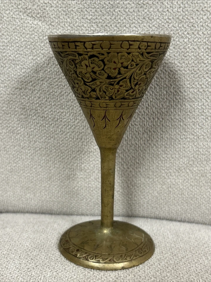 Jarrón antiguo de latón grabado a mano taza islámica mermelada de whisky raro de colección Foto 1 de 4