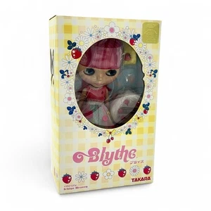 Tomy 15th Anniversary Neo Blythe Fragola Paradiso Takara Tomy 2512TK inutilizzato - Foto 1 di 8