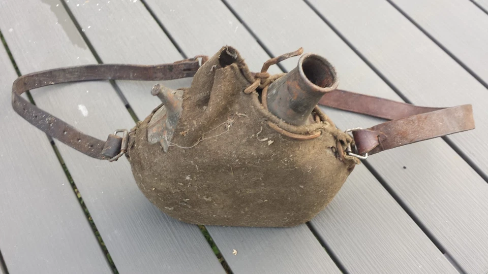 Ancienne gourde militaire guerre 14 18 - Photo 1/4