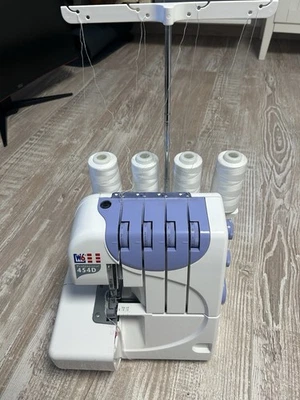 Overlock W6 Modell 454D so gut wie neu - Bild 1 von 4