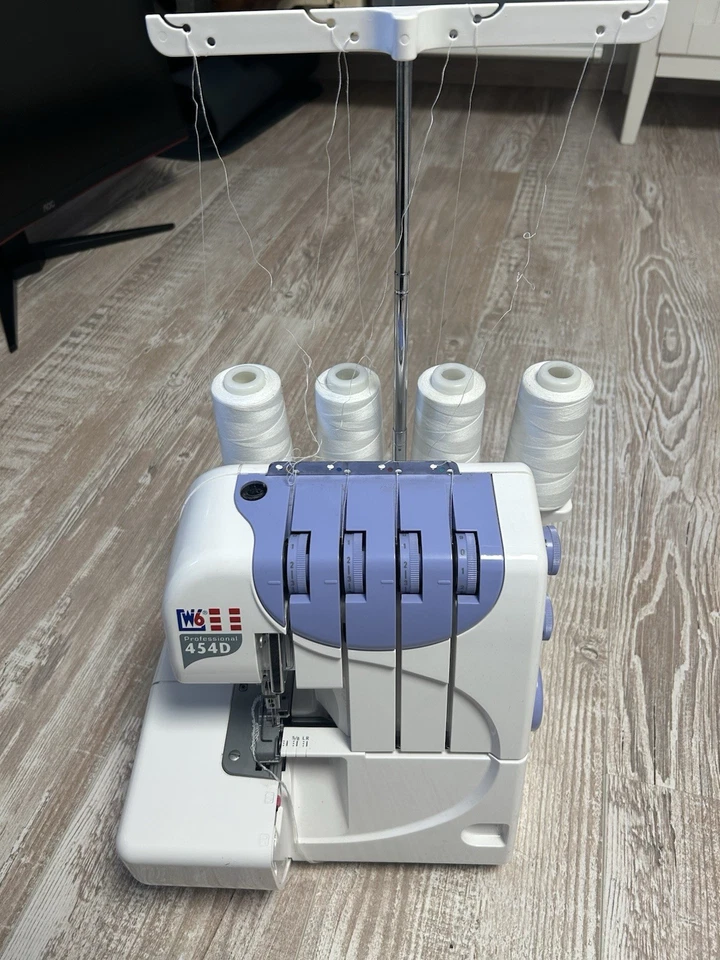 Overlock W6 Modell 454D so gut wie neu - Bild 1 von 4