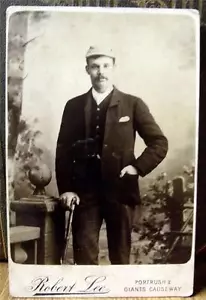 Gr8 altes antikes Foto Hübscher junger Gent Kabinettkarte Portrush Riesen Damm - Bild 1 von 1