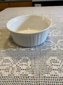 Vintage Corning Ware Round Casserole Dish French White 1.6 Liter F-5-B NO LID - Picture 1 of 3