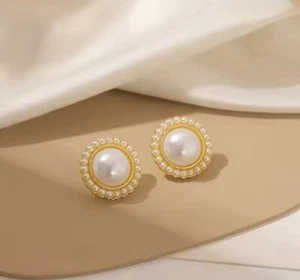 Luxury French pearl Geometric Stud. Lightweight, Hypoallergenic White-Gold 18k - Picture 1 of 14