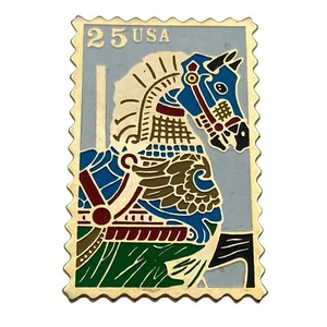 Vintage 1988 Carrusel Caballo 25 Céntimos EE. UU. Estampilla Postal Solapa Pin Metal Esmalte - Imagen 1 de 7