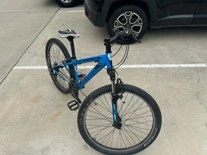trek Entry-level Trek bikes like the 3500  mountain bike - Picture 1 of 2