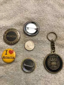 ACACIA Medallion Key Chain Ring w/ 2 Buttons NOS VINTAGE RETIRED  - Picture 1 of 1