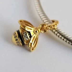 Pandora Reina Abeja Chapado en Oro Dije 925 Ale - Imagen 1 de 8
