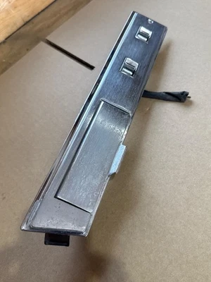 1975 1976 Buick Electra Limited Passenger Window Lock Switch Panel 2 Door Foto 1 de 4