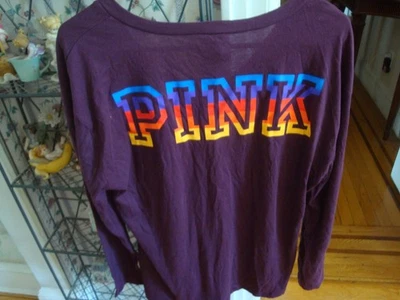 NUEVO CON ETIQUETAS VICTORIA'S SECRET ROSA CUELLO EN V CIRUELA ALGODÓN/POLIÉSTER MANGA LARGA TALLA MED Foto 1 de 4