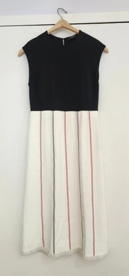 Vestido midi Derek Lam New York cuello redondo sin mangas flecos a rayas talla 0 LEER Foto 1 de 4