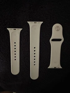 Bracelet montre en silicone blanc 38 mm marque Apple S/M et M/L utilisé en douceur - Photo 1 sur 3