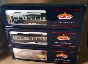 Bachmann 32-910 Class 108 3-Car DMU, BR Blue/Grey, DCC Ready, Boxed - Picture 1 of 14