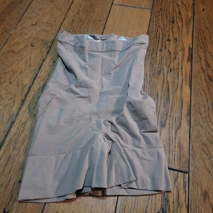 Spanx Large - Picture 1 of 2