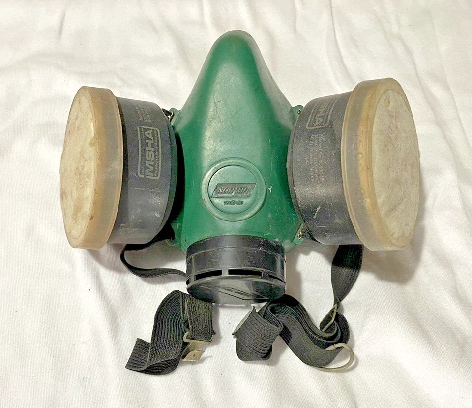 Máscara antigás respirador Norton 7500-30 Foto 1 de 4