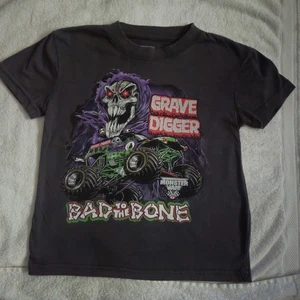 Grave Digger 2012 Boy's Gray T-shirt Size Youth Medium - Picture 1 of 2